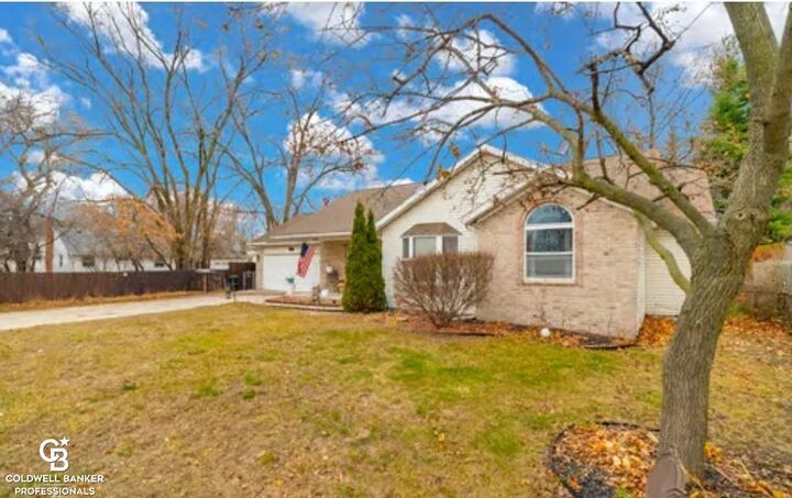 Property Photo:  2215 Hancock Street  MI 48060 