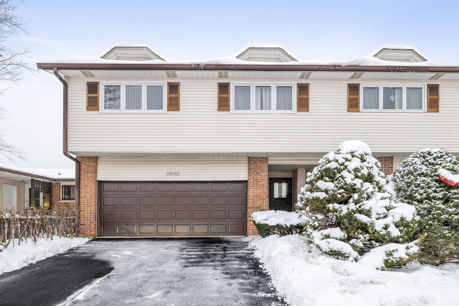 Property Photo: 16345 Brementowne Drive IL 60477