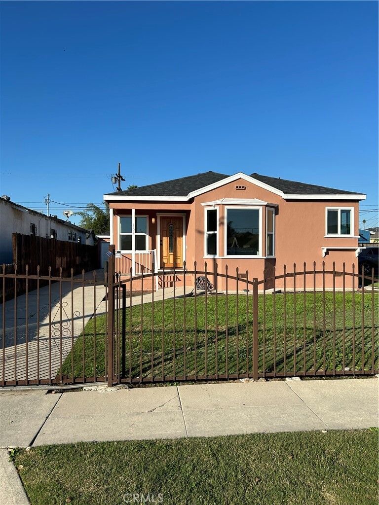 Property Photo: 161 W 84th CA 90003