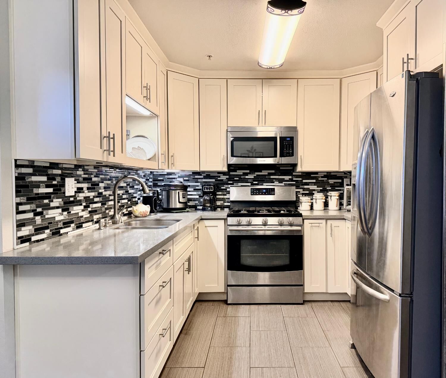 Property Photo:  4900 Dover Lane 1306  CA 95842 