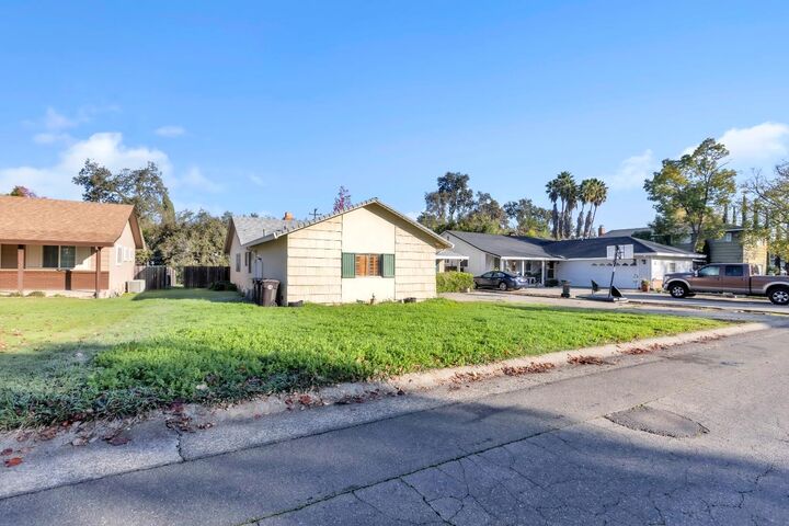 Property Photo: 7629 N Ridge Drive CA 95610