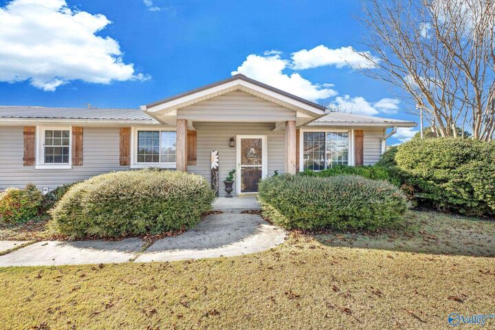 Property Photo:  54 County Road 813  AL 35057 