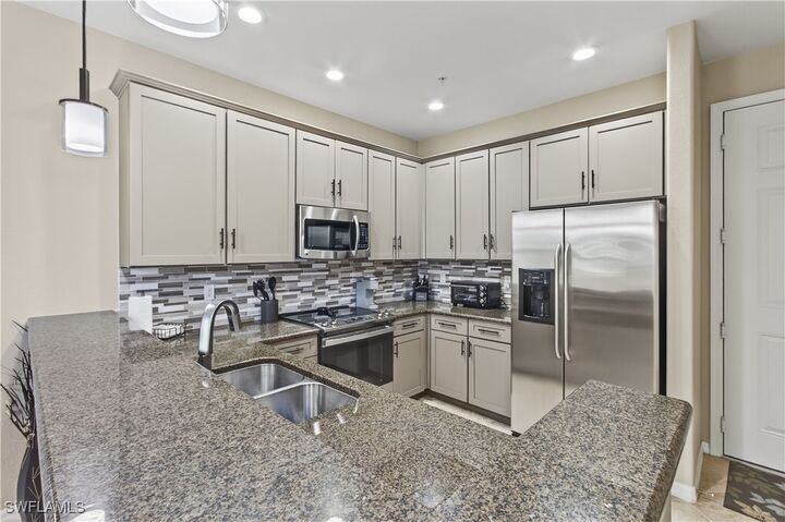 Property Photo: 8964 Malibu Lane 11-5 FL 34113