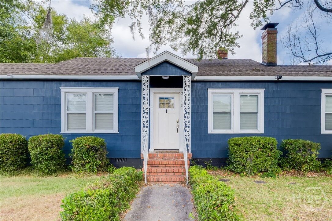 Property Photo:  2110 Louisiana Avenue  GA 31404 