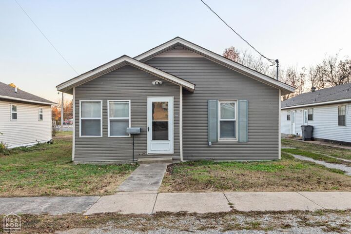 Property Photo: 606 W Thompson Street AR 72450
