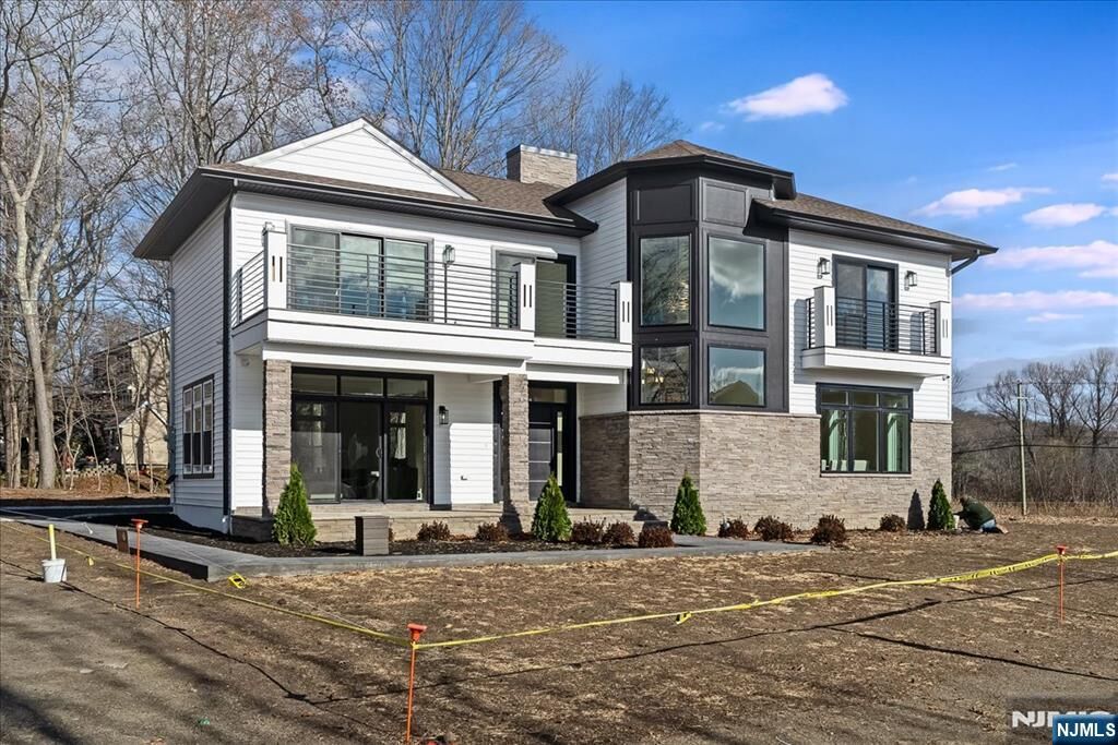 Property Photo:  424 Lake Shore Drive  NJ 07421 