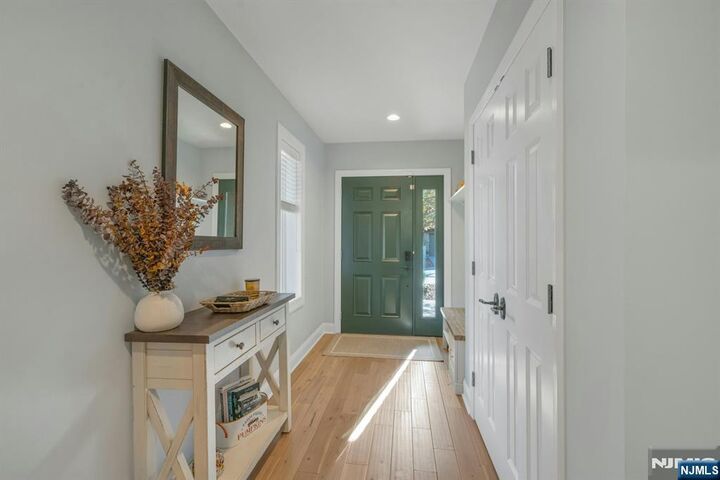 Property Photo: 7 Sandburg Court NJ 07430