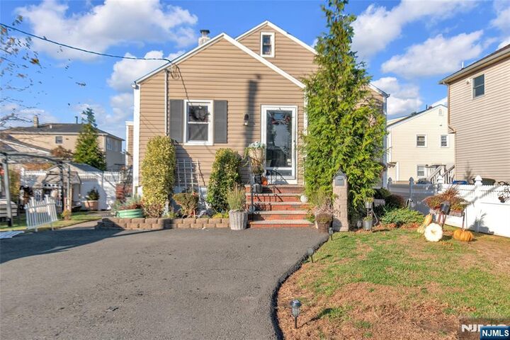 439 Hillside Avenue  Saddle Brook NJ 07663 photo