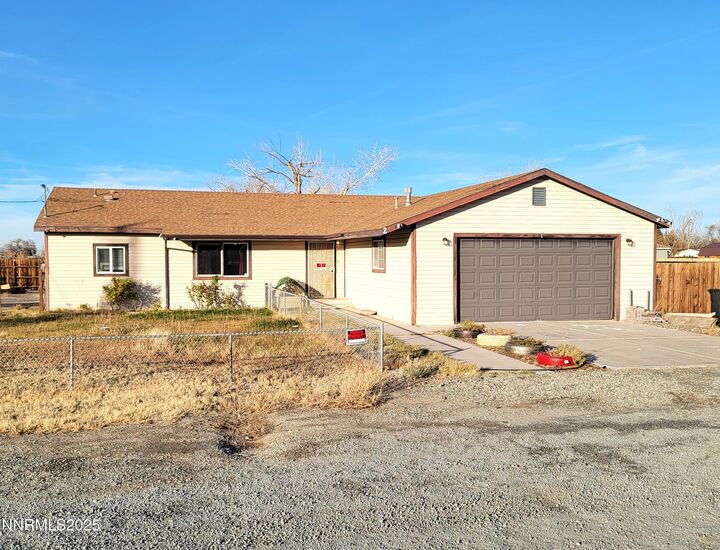 Property Photo: 2 Pinehurst Court NV 89447