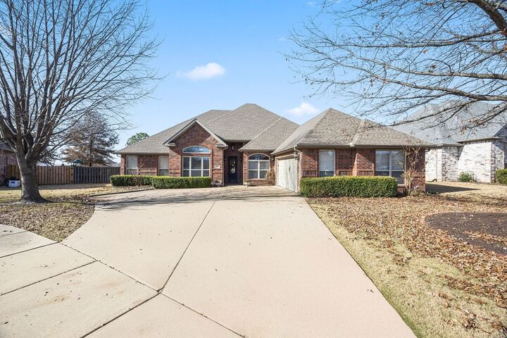 Property Photo:  531 N Tournament Drive  AR 72704 