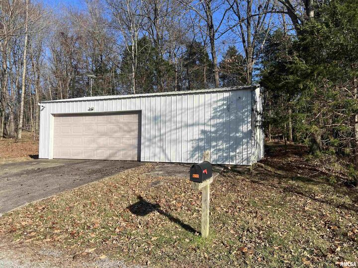 Property Photo:  611 Sunset Drive  IL 62959 