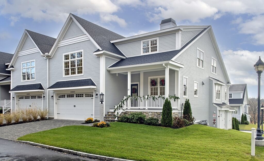 Property Photo:  21 Clubview Dr 21  MA 01810 