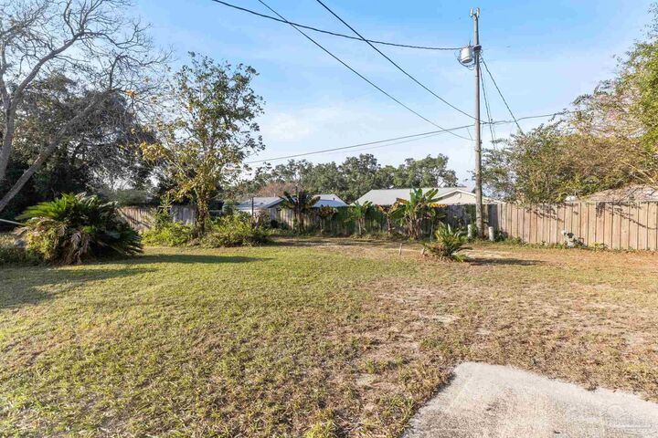 Property Photo: 311 Flannan Rd FL 32507