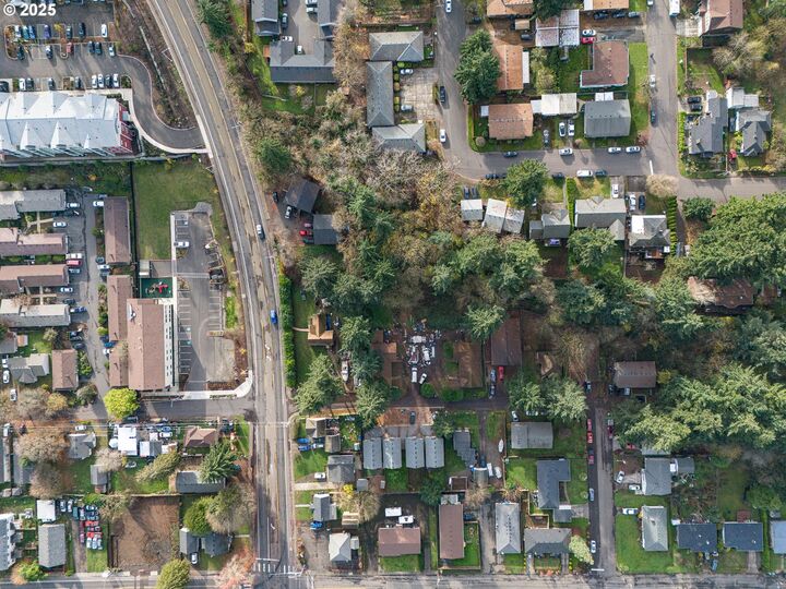 Property Photo: 2705 E 19th St WA 98661