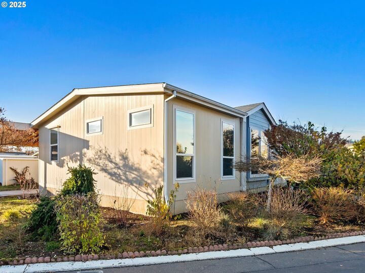 Property Photo:  17123 SW Eldorado Dr  OR 97224 