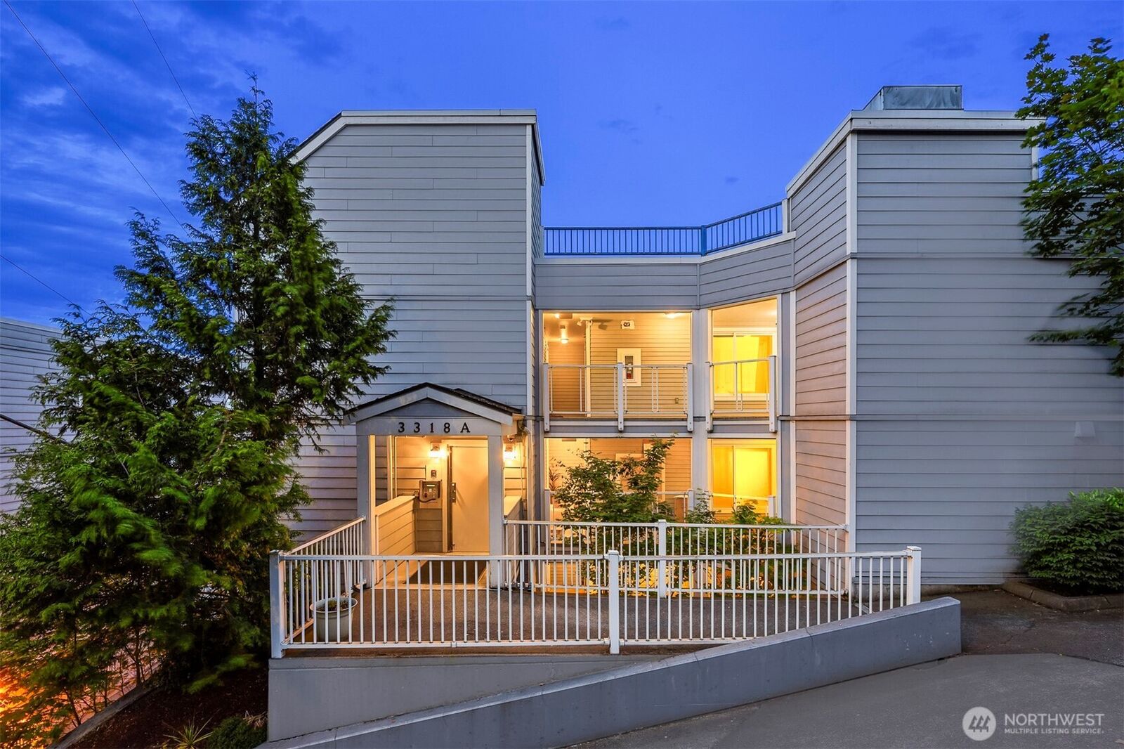 Property Photo:  3318  30th Avenue SW A502  WA 98126 