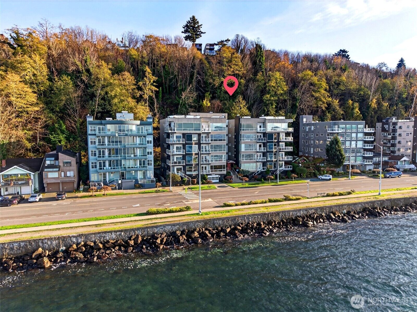 Property Photo:  1388  Alki Avenue SW 202  WA 98116 