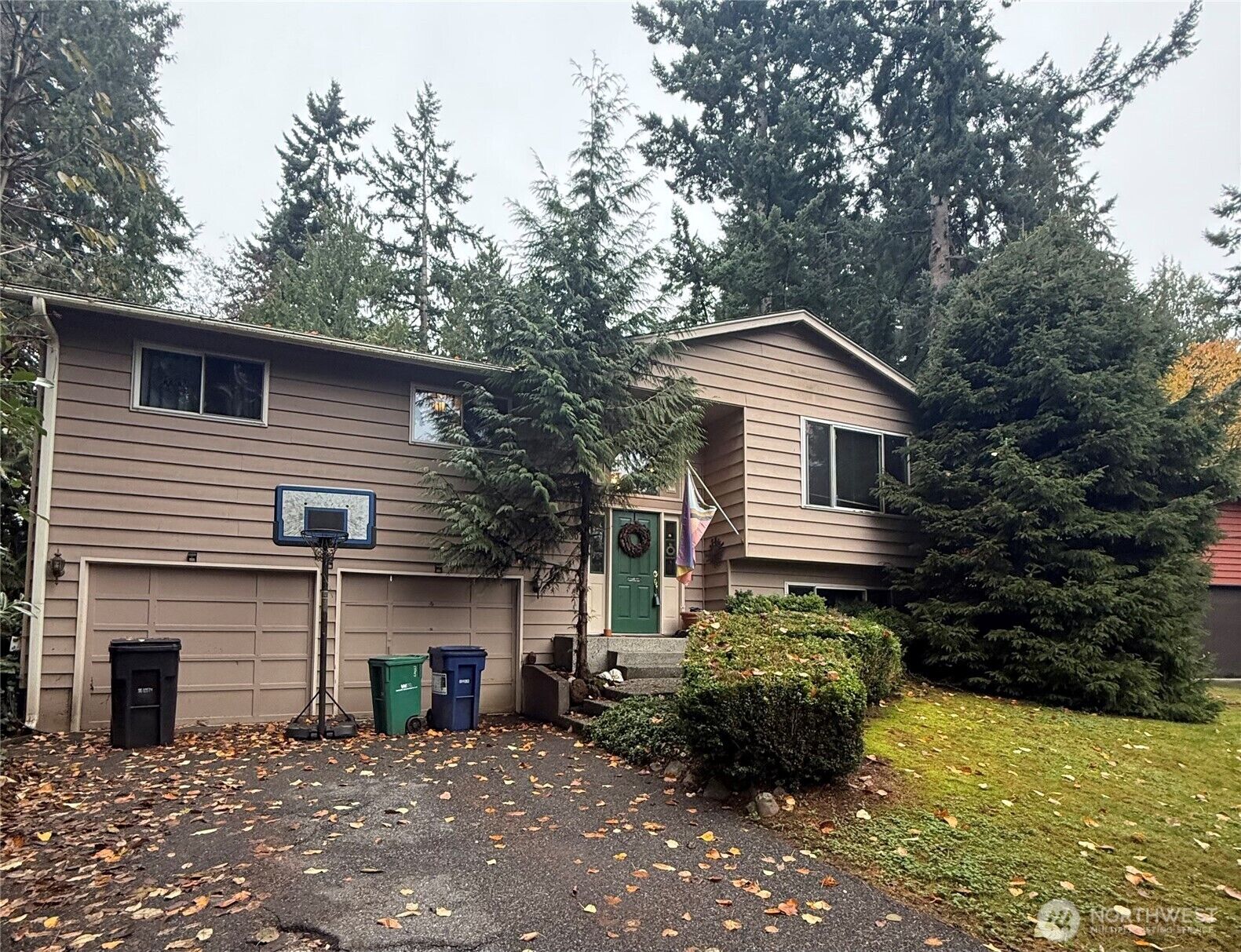 Property Photo:  13307 NE 77th Street  WA 98052 