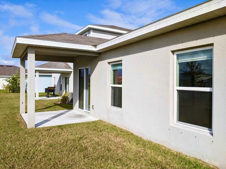 Property Photo: 604 Lychee Lane FL 34981