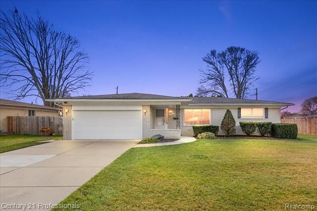 Property Photo:  11434 Francis Drive  MI 48312 