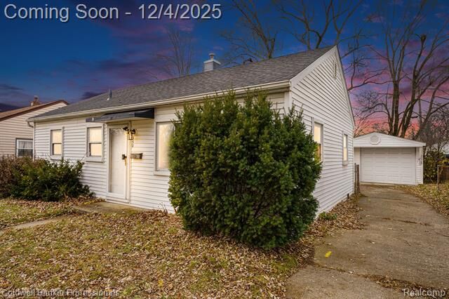 Property Photo: 550 Kennedy Avenue MI 48198