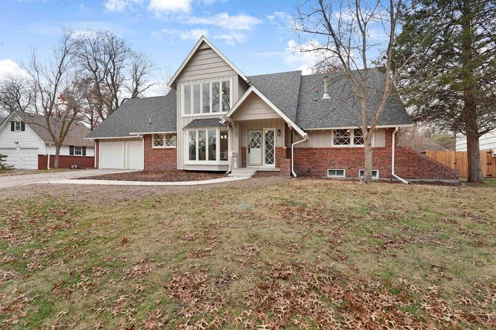 Property Photo:  721 N Stratford Ln  KS 67206 