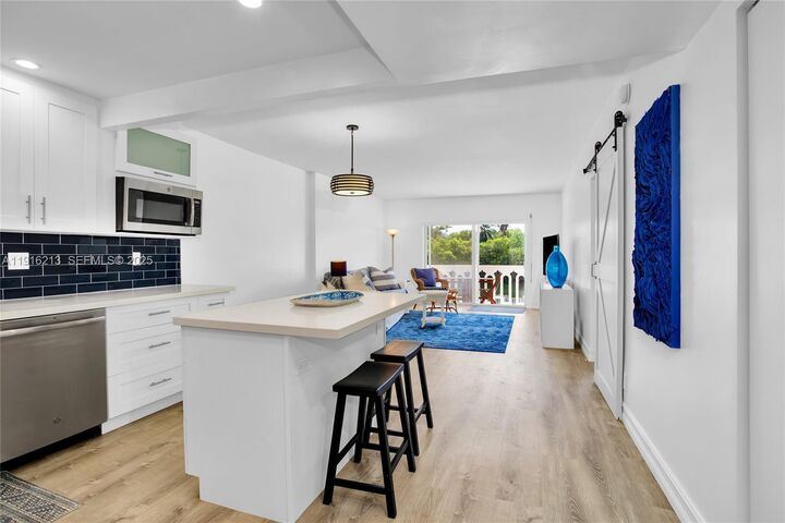 Property Photo: 100 Edgewater Dr 225 FL 33133