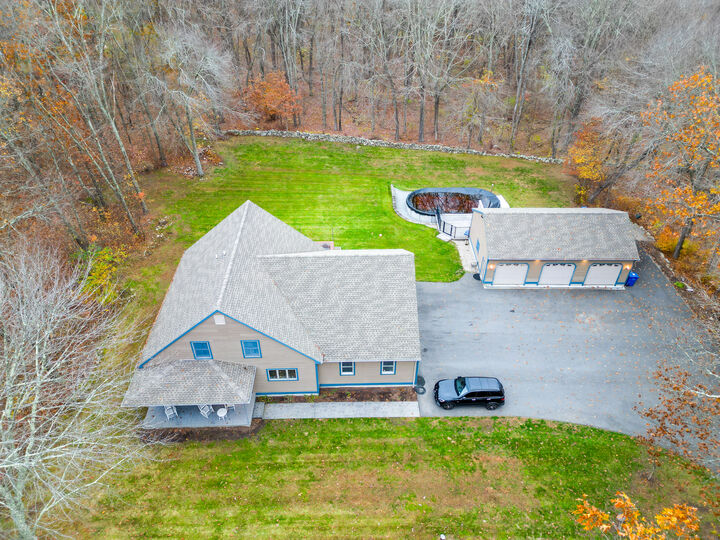 Property Photo:  15 Forsyth Road  CT 06370 