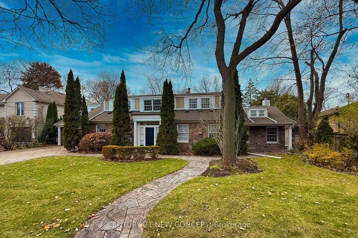 Property Photo:  158 Old Yonge Street  ON M2P 1P9 