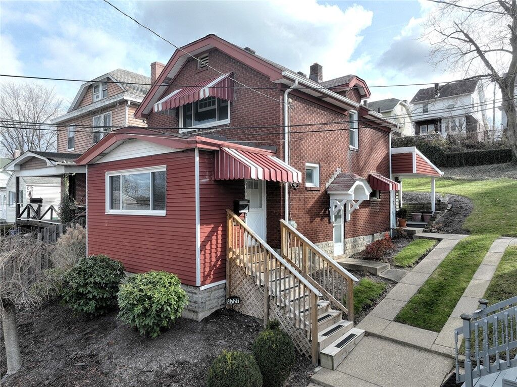 Property Photo: 2727 Strachan Ave PA 15216