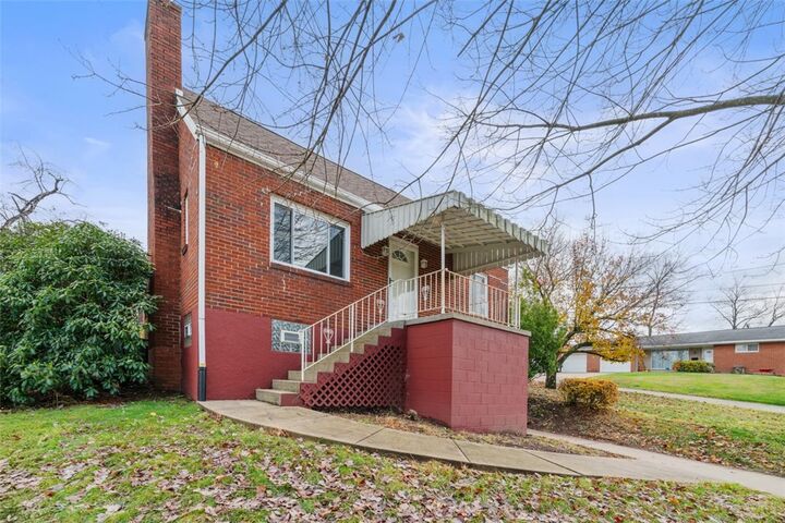 Property Photo: 116 Warren Dr PA 15068