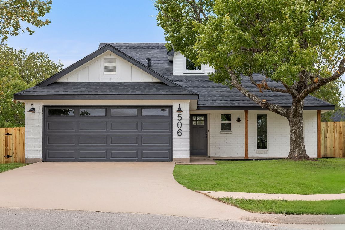 Property Photo: 506 Green Valley Cove TX 78660