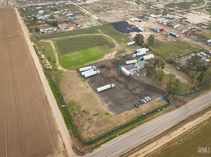 Property Photo: 4359 Di Giorgio Road CA 93307