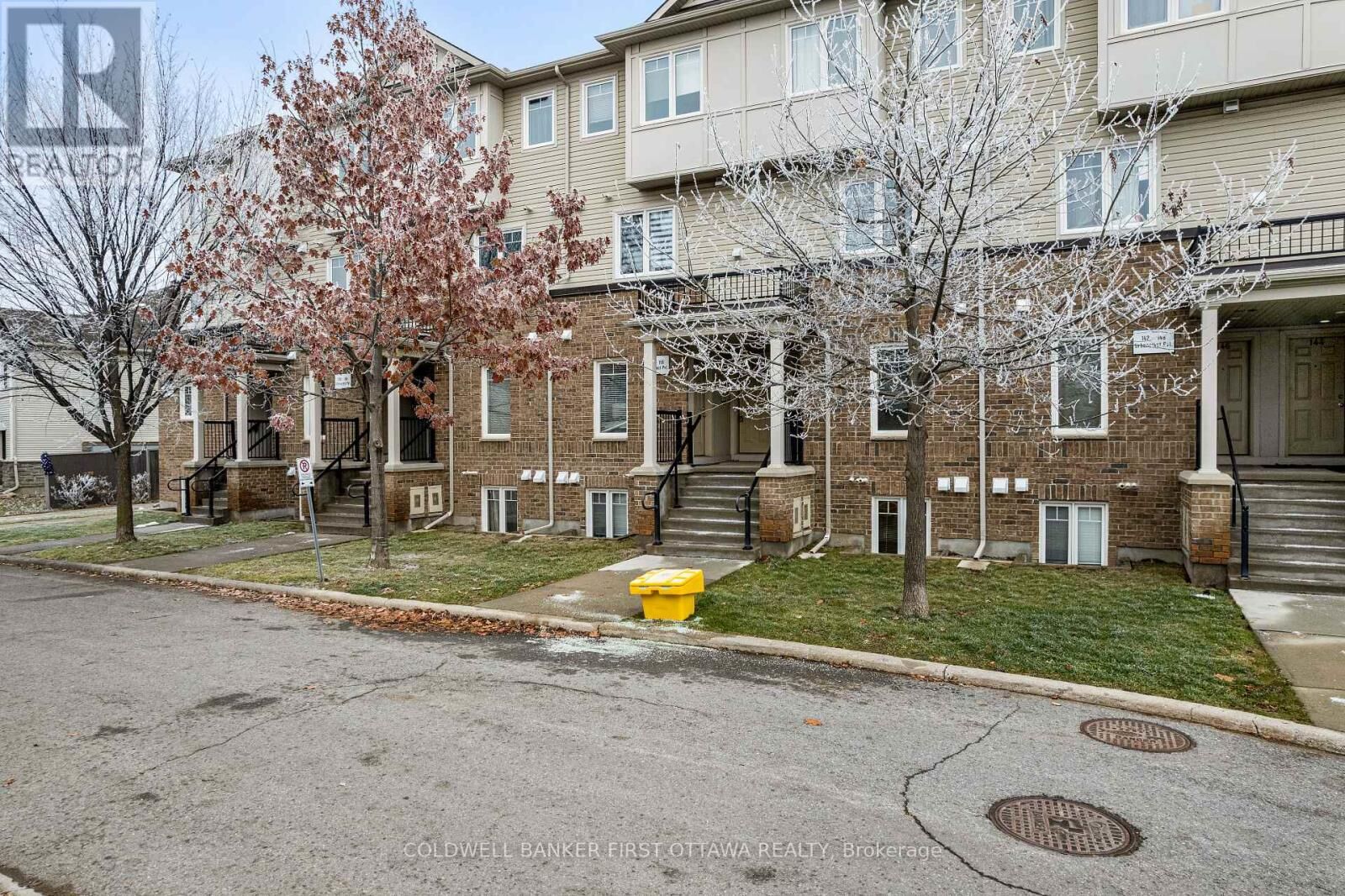 Property Photo:  150 Urbancrest Private  ON T1P 1L9 