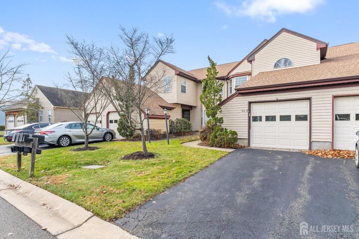 Property Photo:  62 Yorkshire Drive A  NJ 08831 