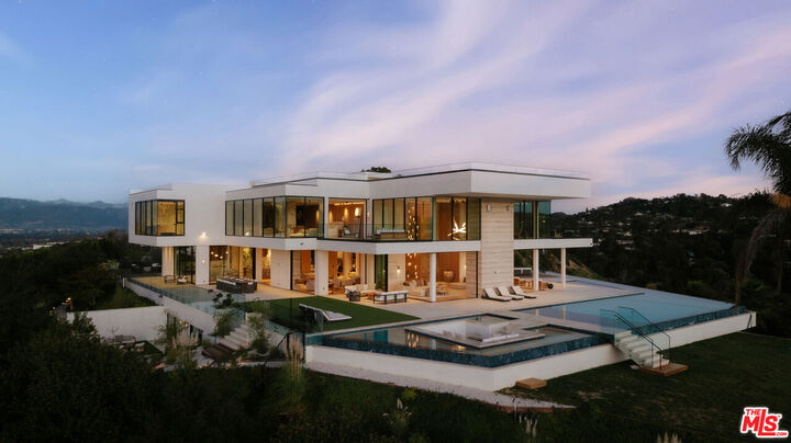 16187 Royal Oak Rd  Encino CA 91436 photo