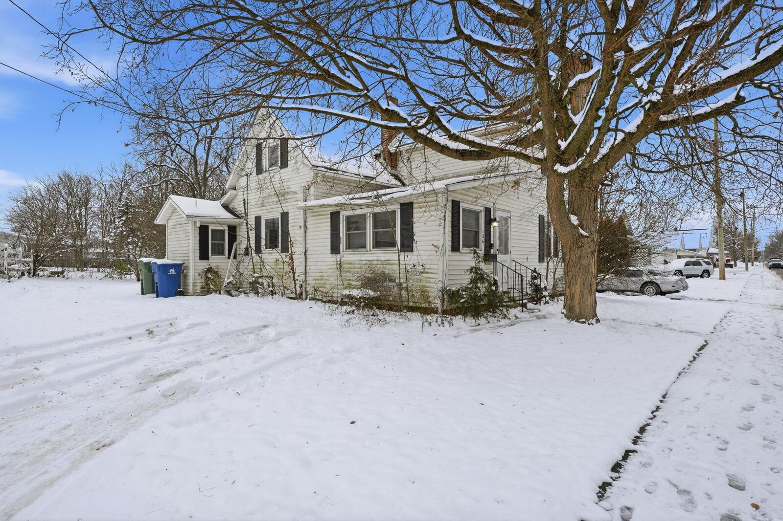 Property Photo: 126 Grove Street OH 43040