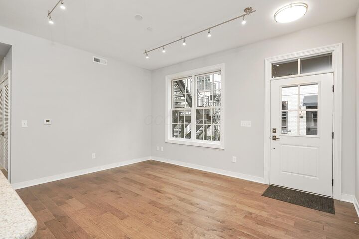 Property Photo: 101 N 6th Street OH 43215