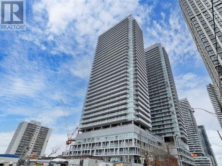 Property Photo:  99 Broadway Avenue Ph12  ON M4P 0E3 