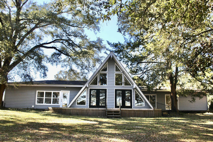 Property Photo: 103 Pretty Pond Lane FL 32433