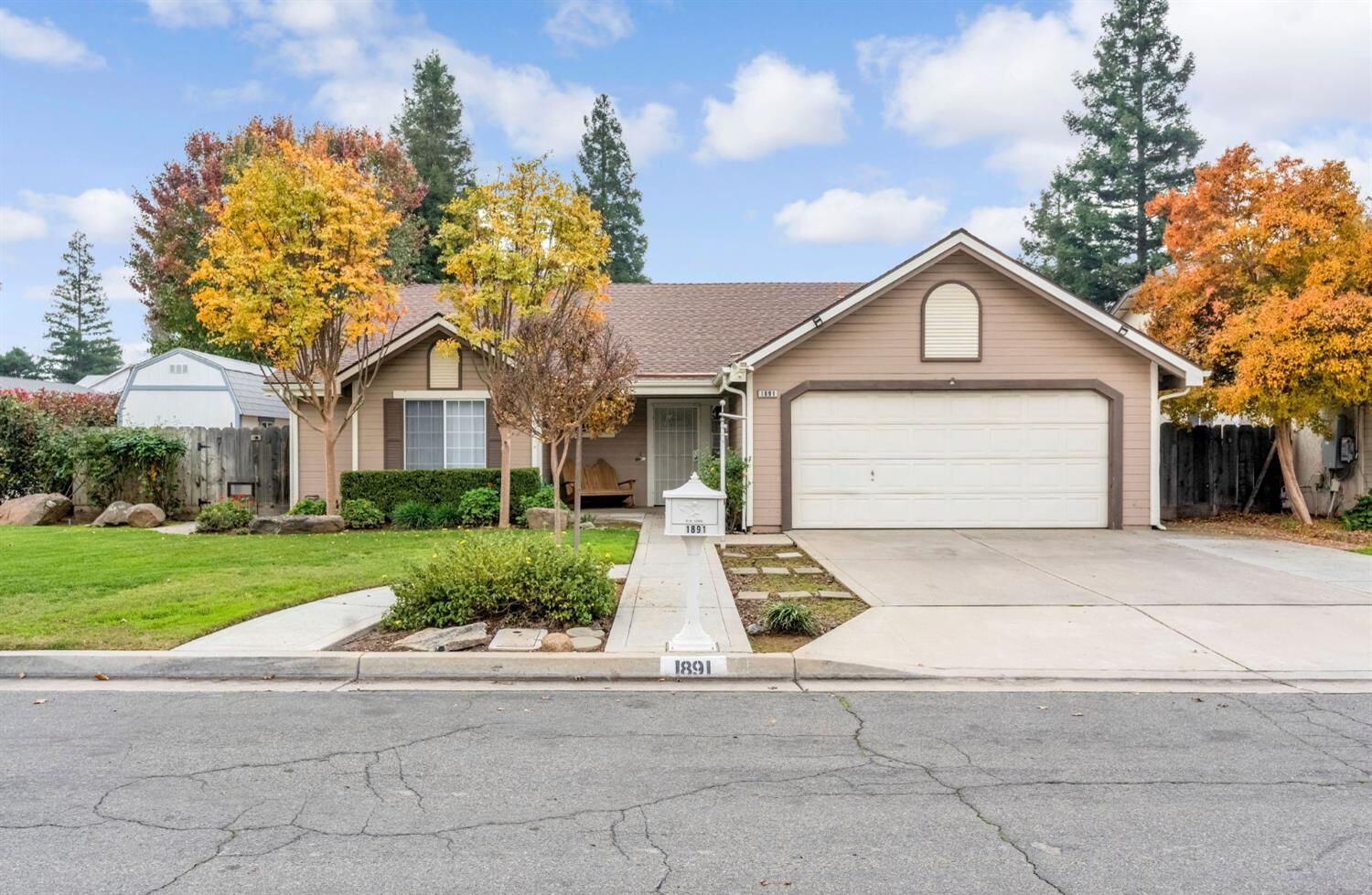 Property Photo:  1891 E El Paso Avenue  CA 93720 