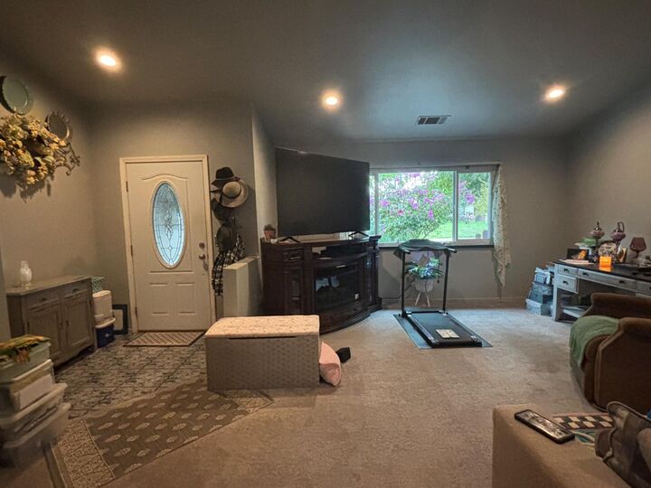 Property Photo:  1663 Saltbrush Avenue  CA 93210 