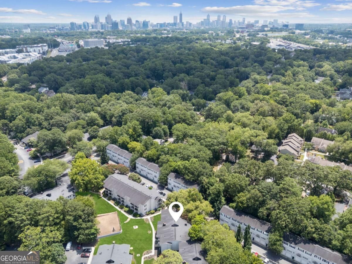 Property Photo: 1150 Collier Road NW 16H GA 30318