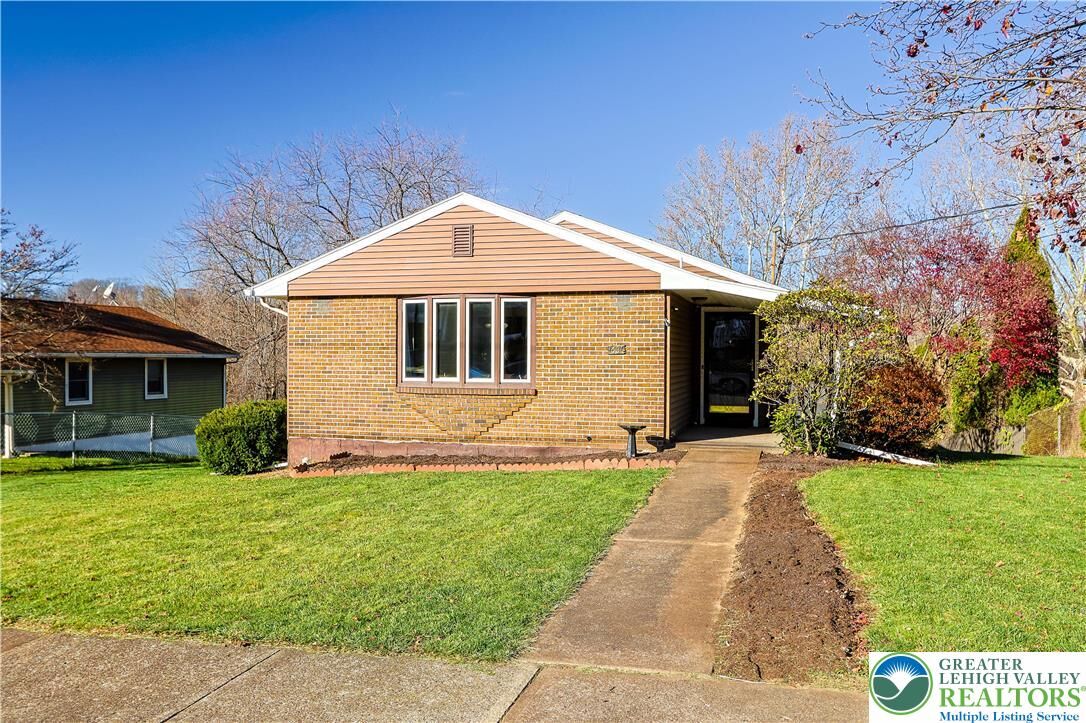 Property Photo: 1631 Spring Garden Street PA 18042