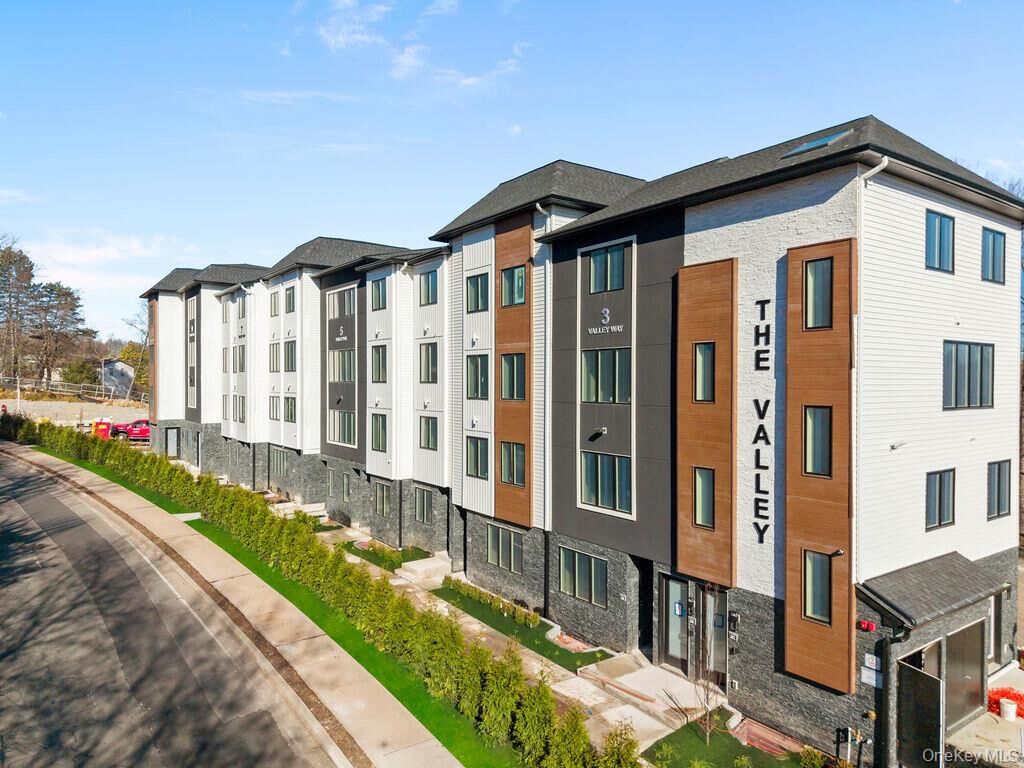 Property Photo: 5 Valley Way 321 NY 10977