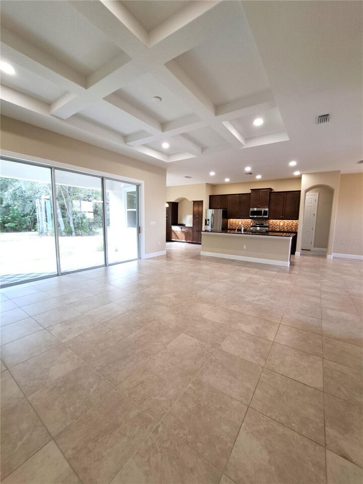 Property Photo: 6 Parkview Circle FL 32137