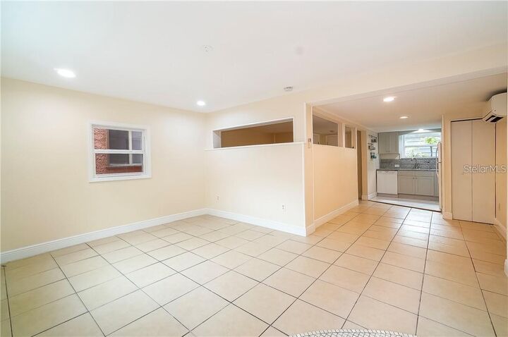 Property Photo:  445 N Shine Avenue A  FL 32803 