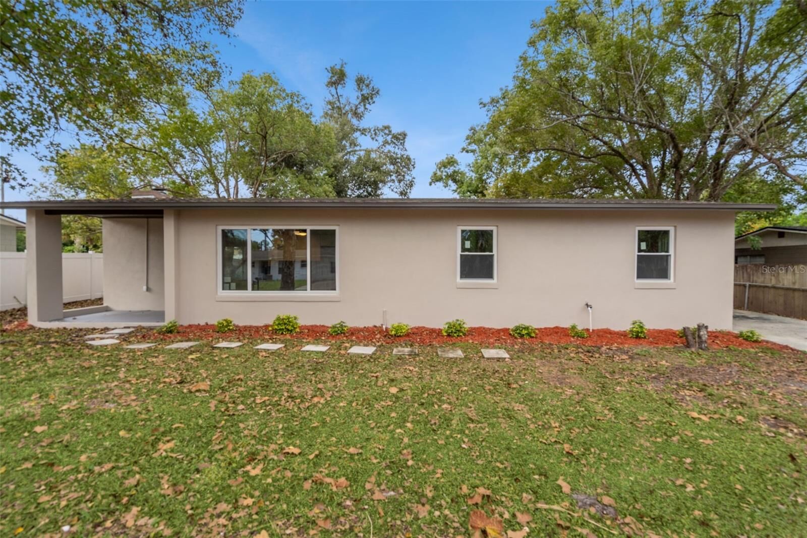 Property Photo: 140 N. Fairfax FL 32708