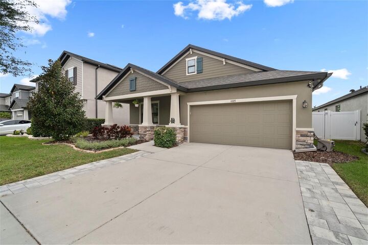 Property Photo:  11223 Paddock Manor Avenue  FL 33569 