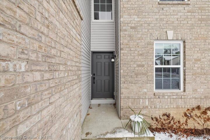 Property Photo:  8740 Oak Ridge Trail  MI 48185 3735 